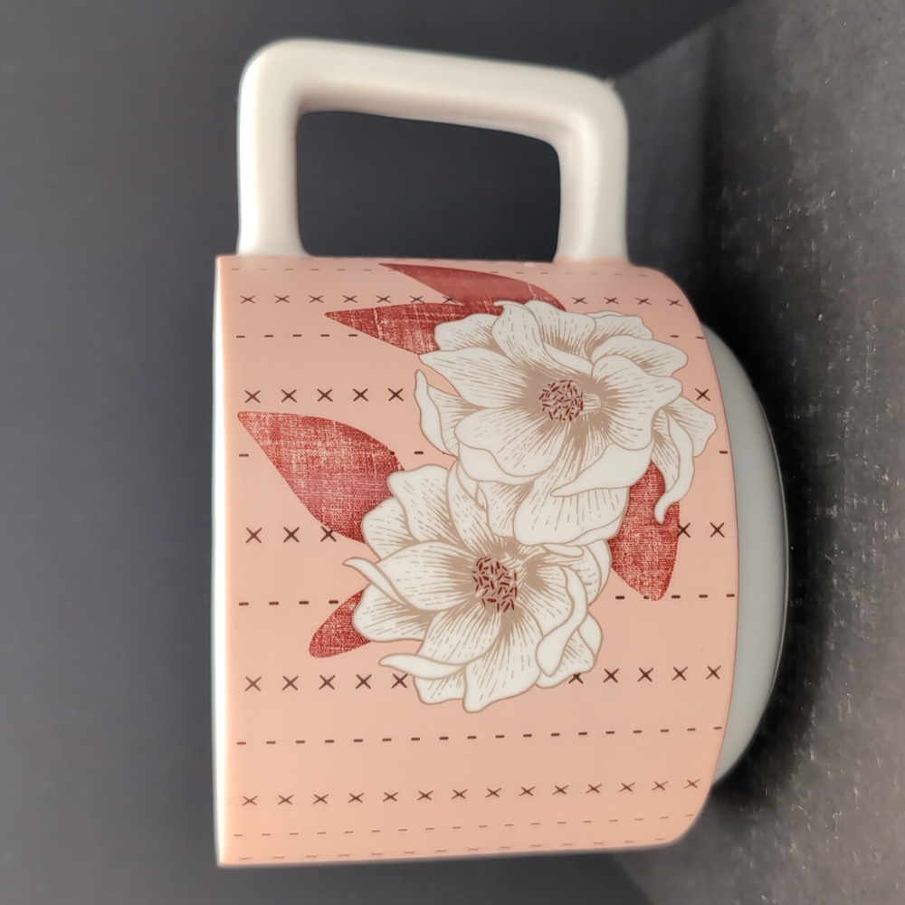 Starbucks 2019 12 fL oz,Large Peach/White Summer Floral Coffee Mug.